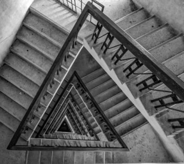 De werkkleding die je nodig hebt bij het renoveren van een trap