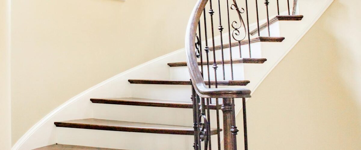 Maatwerk trappen die je interieur echt sturen (1) Maatwerk trappen die je interieur echt sturen