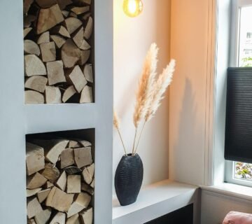 Pini kay briketten en haardhout